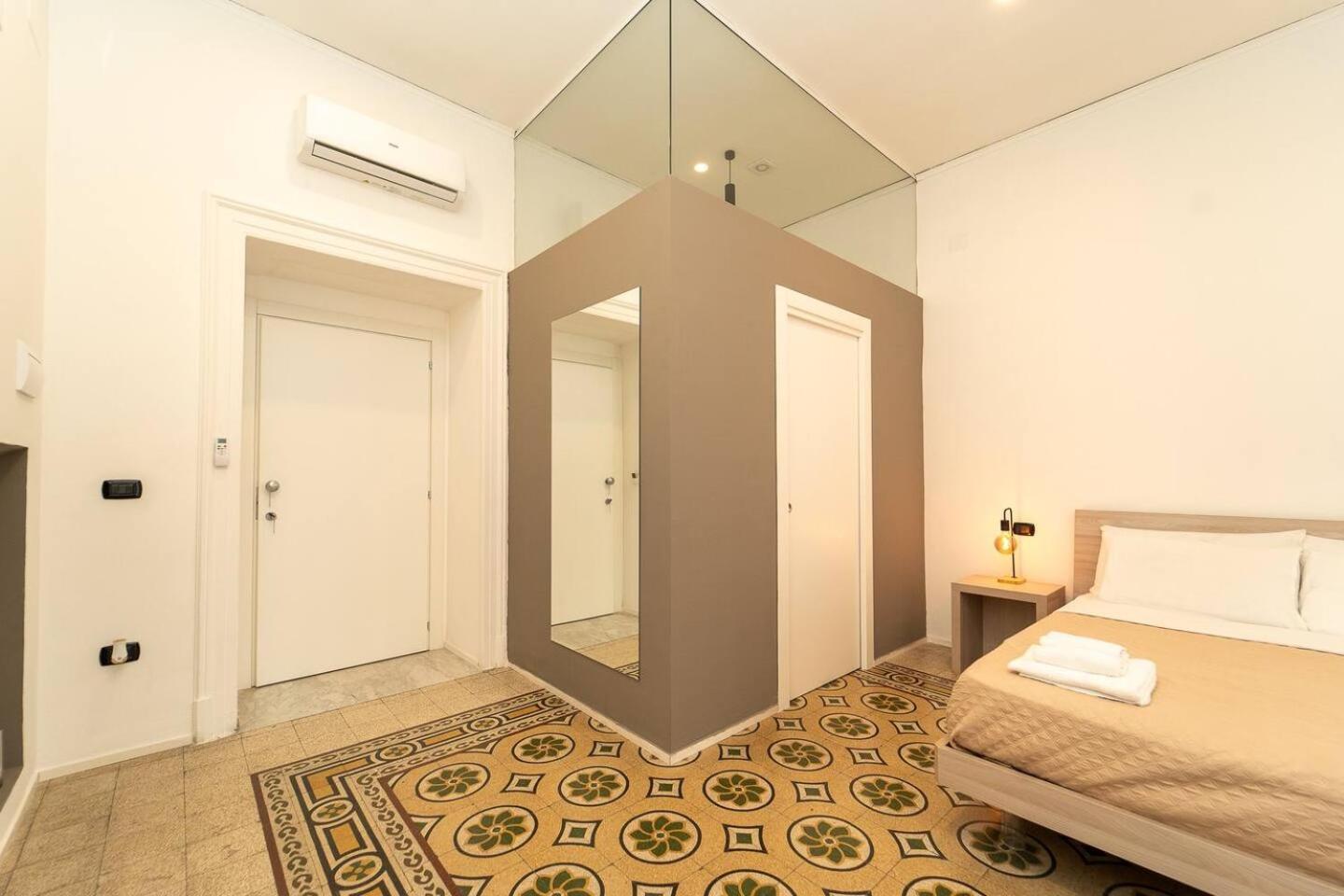 La Piazza Suite Наполи Екстериор снимка