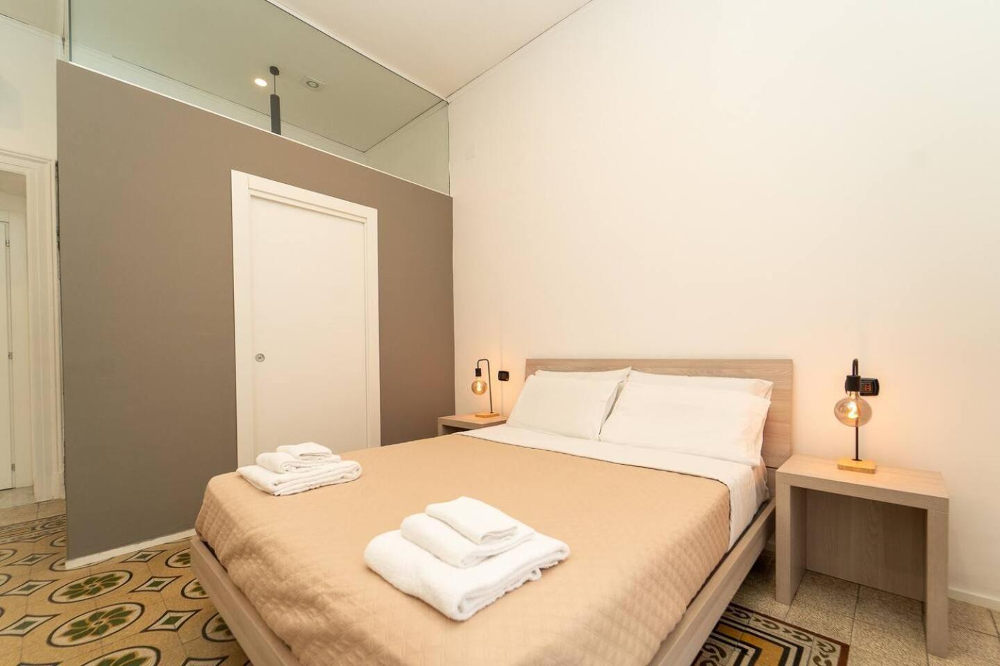 La Piazza Suite Наполи Екстериор снимка