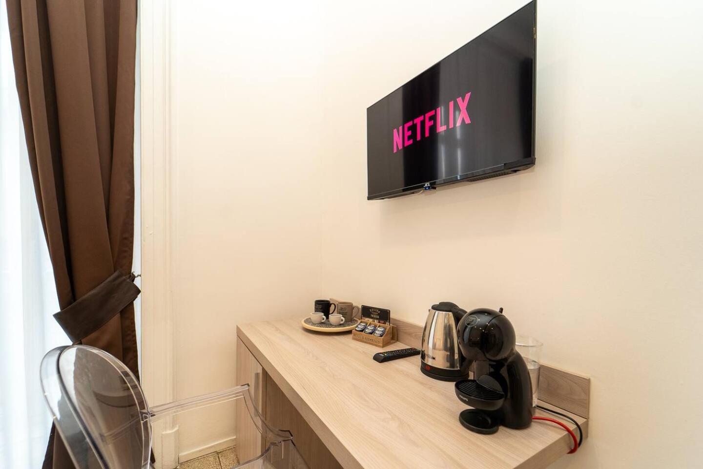 La Piazza Suite Наполи Екстериор снимка
