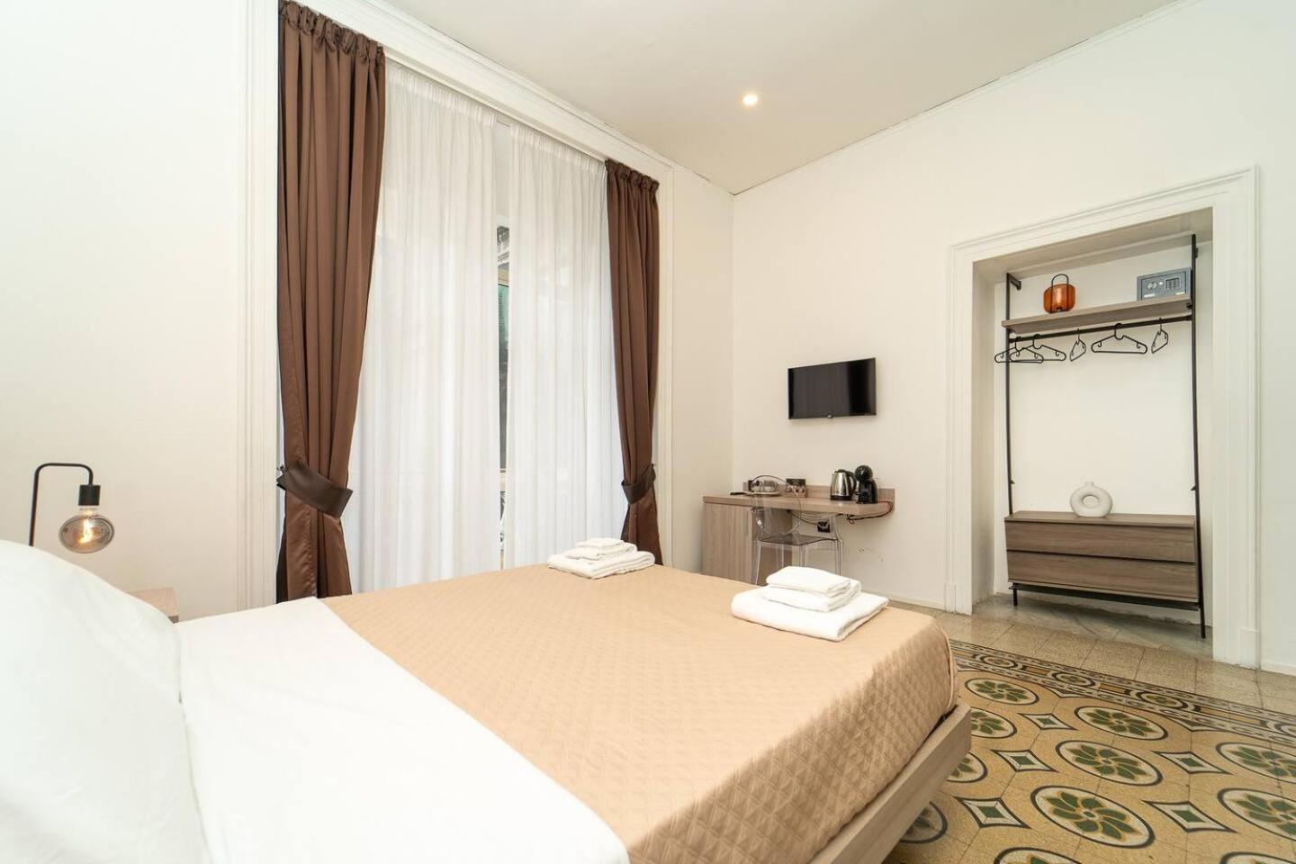 La Piazza Suite Наполи Екстериор снимка
