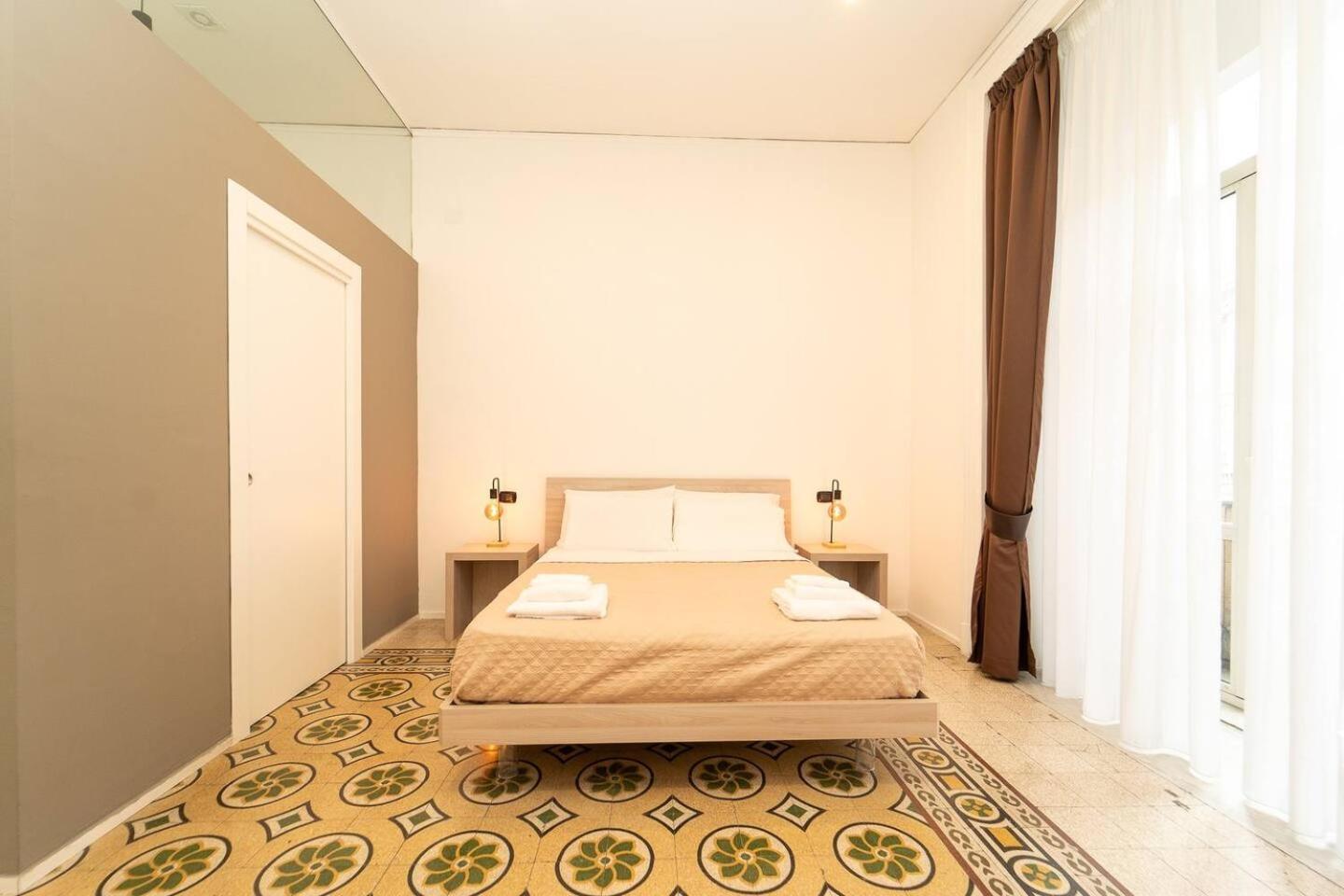 La Piazza Suite Наполи Екстериор снимка